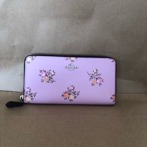 ☘️🌸 coach floral wallet 🌸☘️